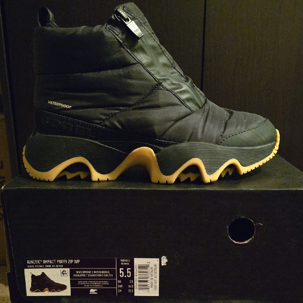 Sorel Men's Black and Tan Waterproof Boots
